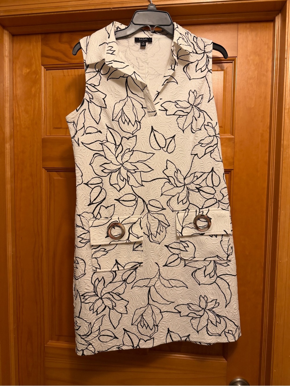 MSK White Floral Sleeveless Shift Dress